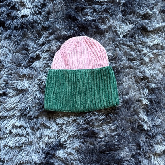 Victoria’s Secret Pink & Green Colorblock Knit Beanie NWT Cozy Winter Hat OS - Picture 2 of 4